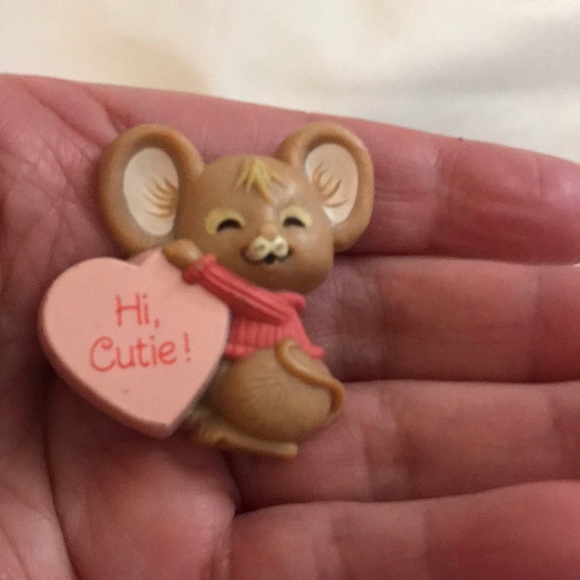 ⚡️FINAL PRICE⚡️ Vintage Hi Cutie! Pin/Brooch - Picture 2 of 5